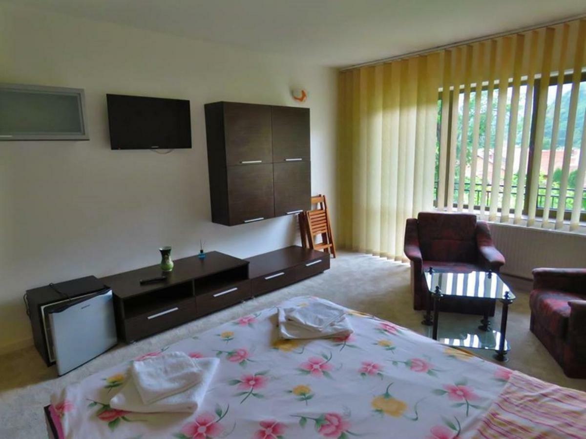 Cazare Casa Sandra Băile Herculane Esterno foto